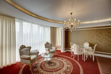 Апартаменты в Гостинице Отель Дегас 4*